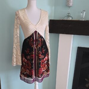 Venus Lace Dress XS